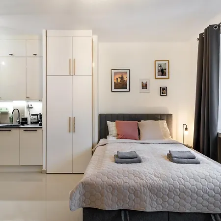 Modern Near Old Town - Orla *